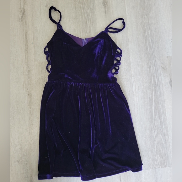 DRESS BUNDLE - Picture 6 of 7